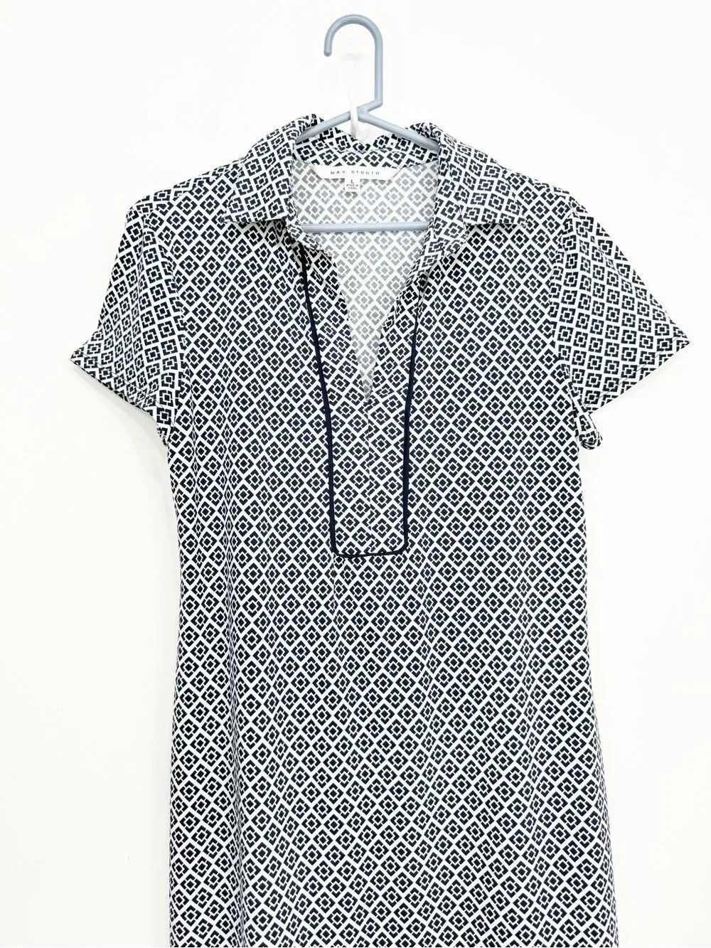 Max Studio Blue Complimentary Print Geometric Short Sleeve Midi Shift Dress - Picture 2 of 12